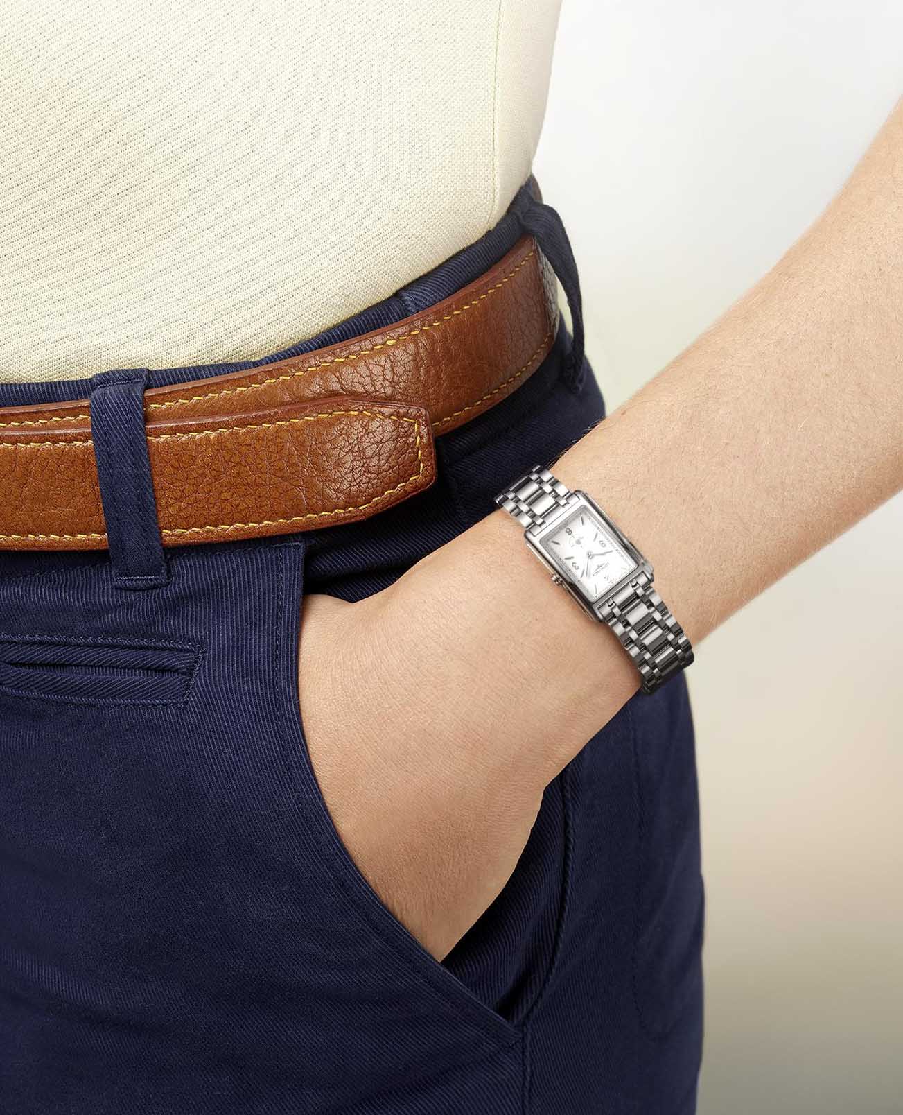 Longines Longines DolceVita L5.255.4.16.6 кварцевые женские часы часы крупный план белый циферблата